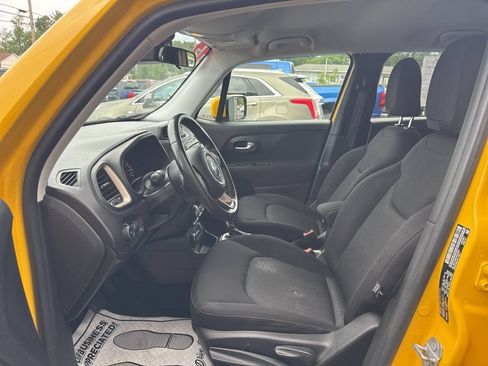 Used 2017 Jeep Renegade Latitude AWD/4WD image 13