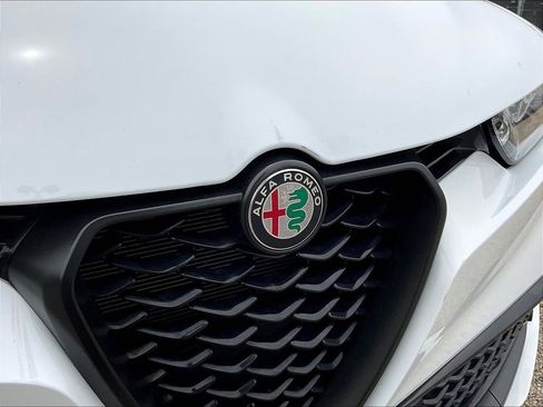 Used 2024 Alfa Romeo Tonale Veloce AWD/4WD image 33