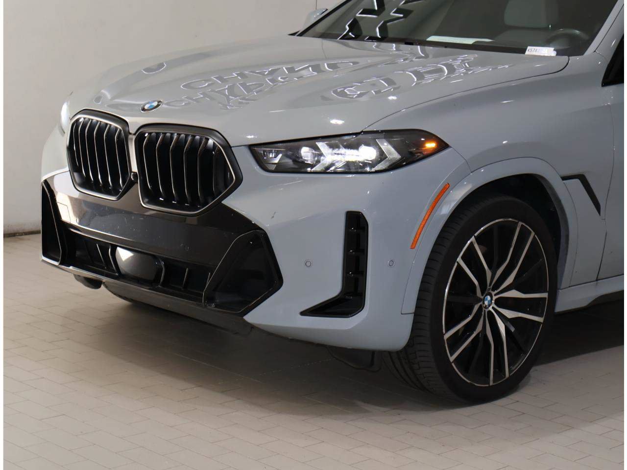 Certified 2024 BMW X6 xDrive40i w/ Premium Package AWD/4WD image 2