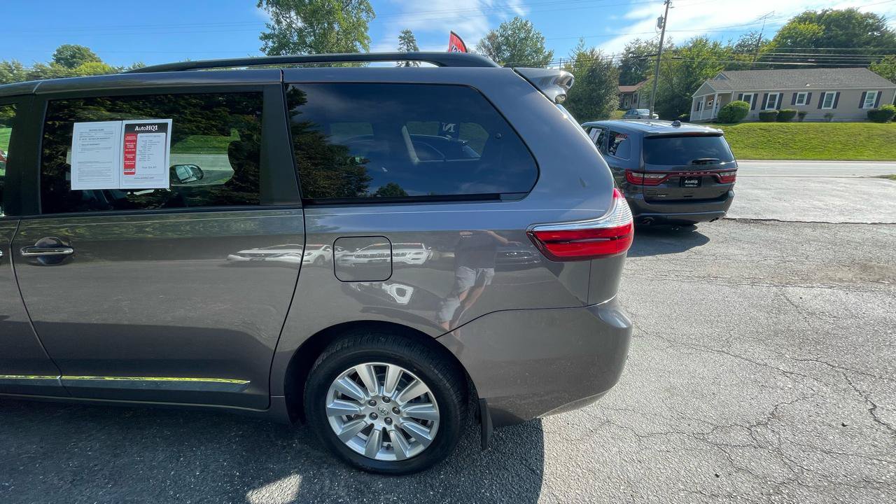 Used 2017 Toyota Sienna XLE Premium w/ Protection Package AWD/4WD image 5