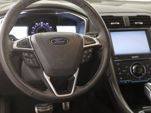 Used 2014 Ford Fusion Titanium image 3