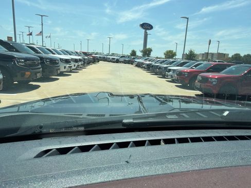 Used 2021 Ford F150 Lariat AWD/4WD image 33