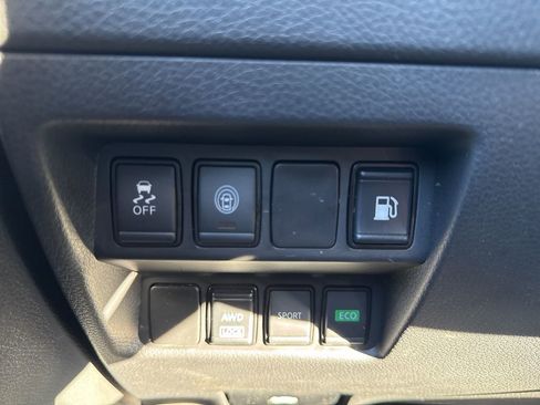 Used 2019 Nissan Rogue S image 20