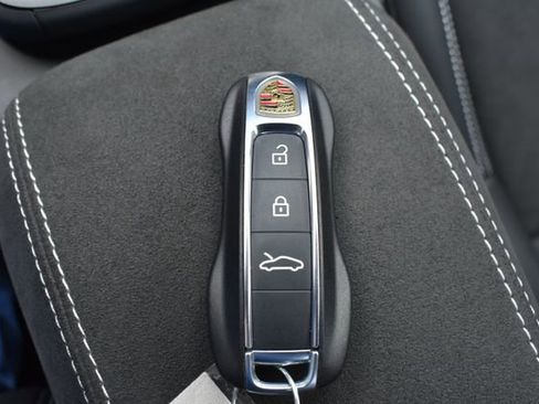 Used 2024 Porsche 911 GT3 RWD image 32