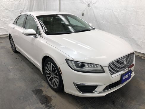 Used 2017 Lincoln MKZ Premiere image 2