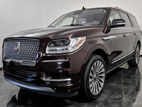 Used 2019 Lincoln Navigator Reserve image 5