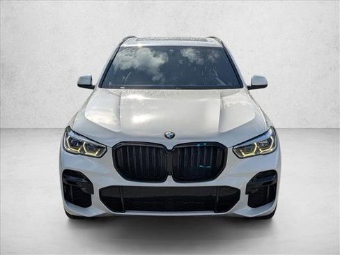 Used 2022 BMW X5 xDrive40i w/ M Sport Package image 2