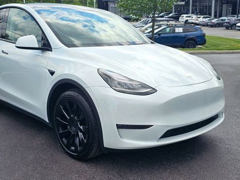 Used 2021 Tesla Model Y Long Range AWD/4WD image 2
