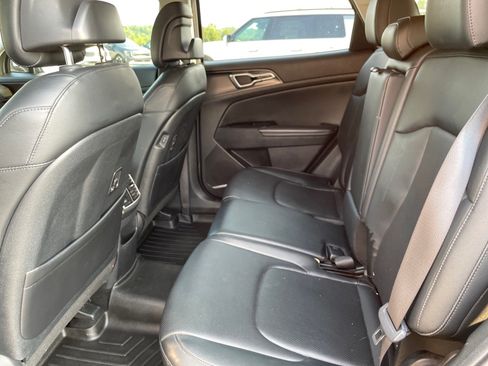 Used 2023 Kia Sportage EX FWD image 10