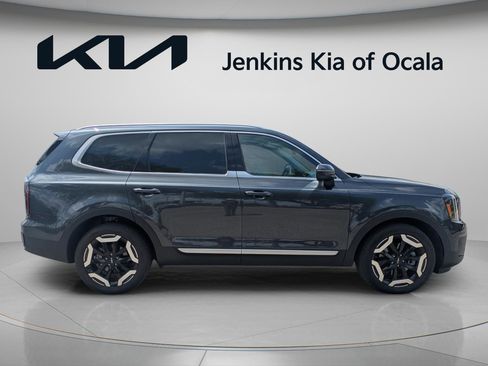 Certified 2024 Kia Telluride EX FWD image 2