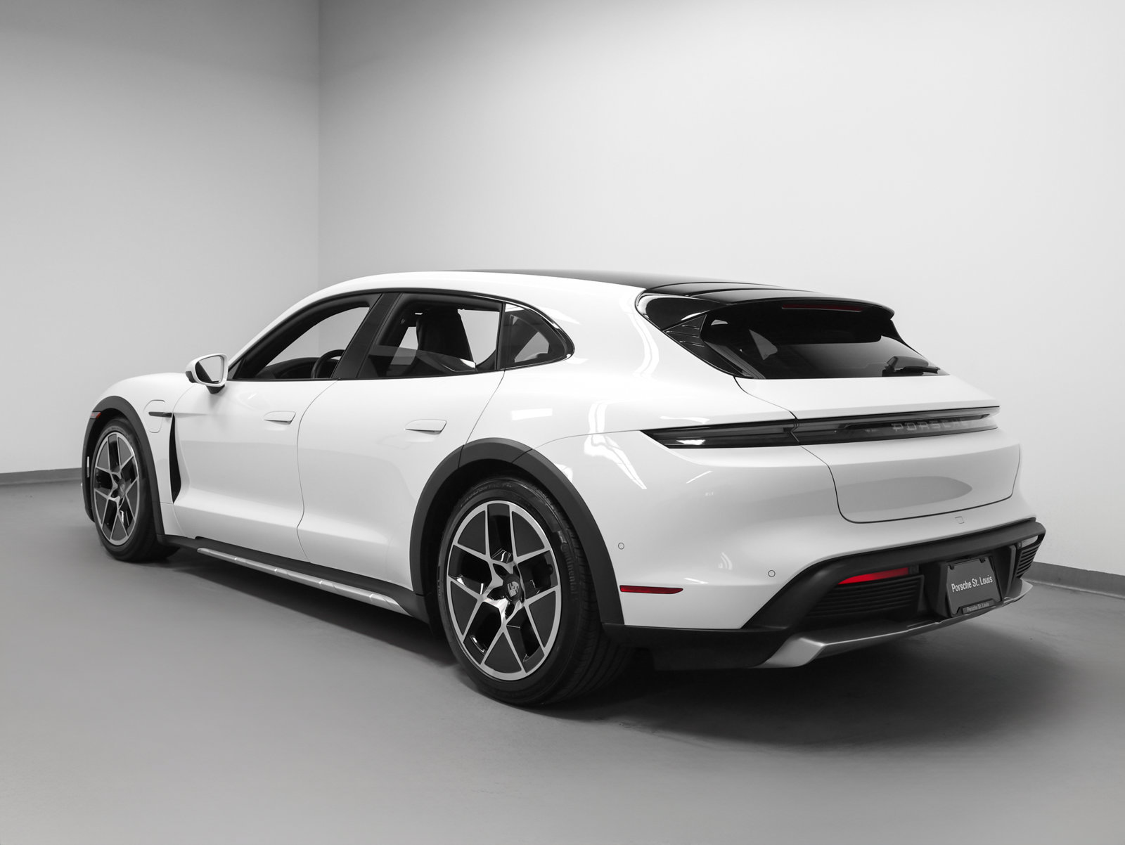Certified 2025 Porsche Taycan 4 Cross Turismo w/ Premium Package AWD/4WD image 3