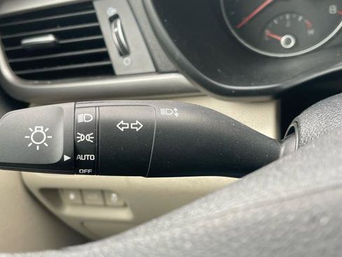 Used 2018 Kia Optima LX w/ 17" Alloy Wheels Package image 20