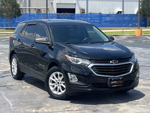 Used 2018 Chevrolet Equinox LS FWD image 3