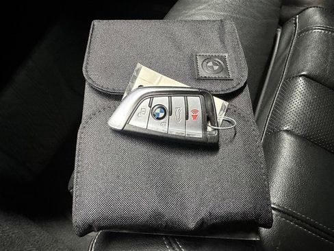 Used 2021 BMW X5 xDrive40i w/ Premium Package image 24