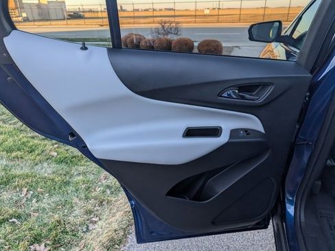 Used 2023 Chevrolet Equinox LS w/ LS Convenience Package image 12