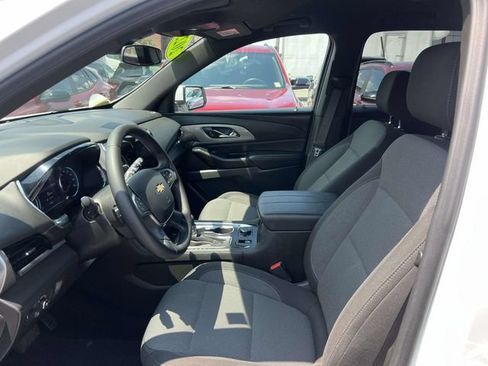 Certified 2023 Chevrolet Traverse LT FWD image 17