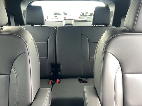 Used 2023 Chevrolet Traverse LT w/ LPO, Floor Liner Package image 28