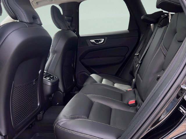 New 2027 Volvo XC60 B5 Ultra AWD/4WD image 12
