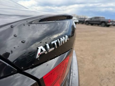 Used 2020 Nissan Altima 2.5 S FWD image 12