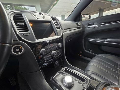 Used 2017 Chrysler 300 S w/ 300S Premium Group RWD image 11