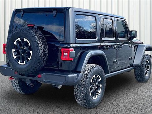 Used 2025 Jeep Wrangler Unlimited Rubicon image 12