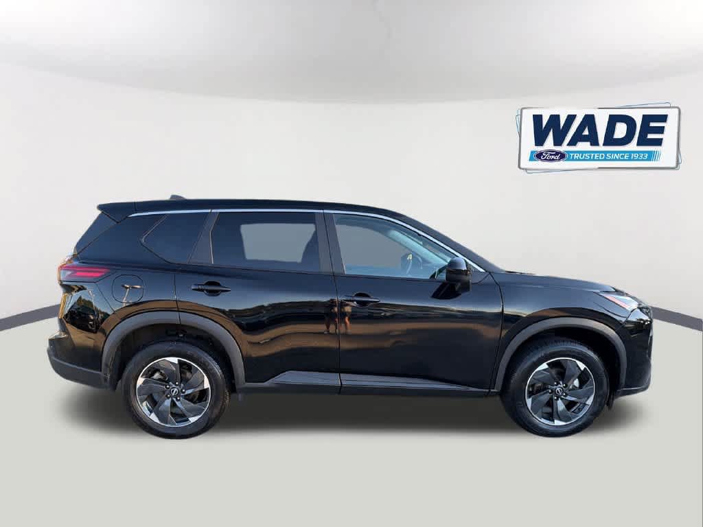 Used 2024 Nissan Rogue SV AWD/4WD image 4