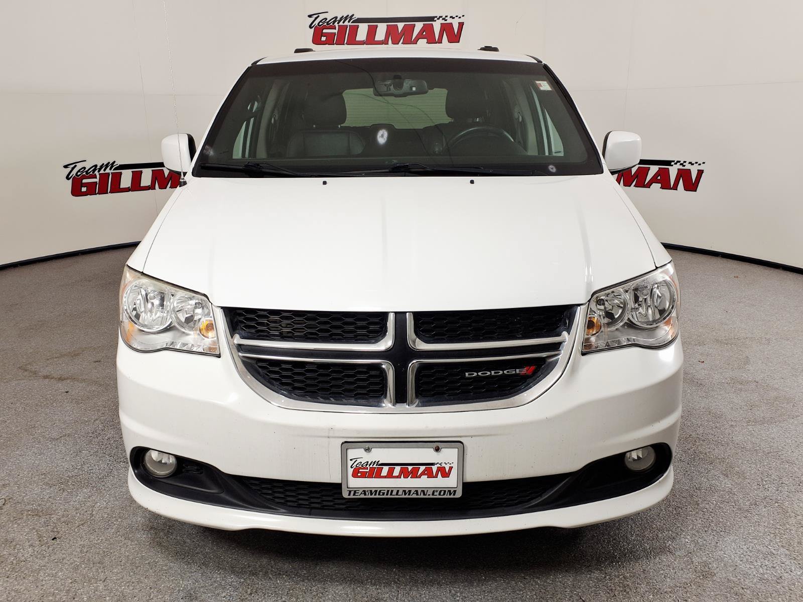 Used 2017 Dodge Grand Caravan SXT FWD image 2