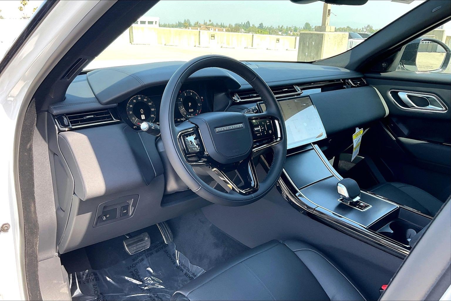 New 2026 Land Rover Range Rover Velar Dynamic SE AWD/4WD image 10