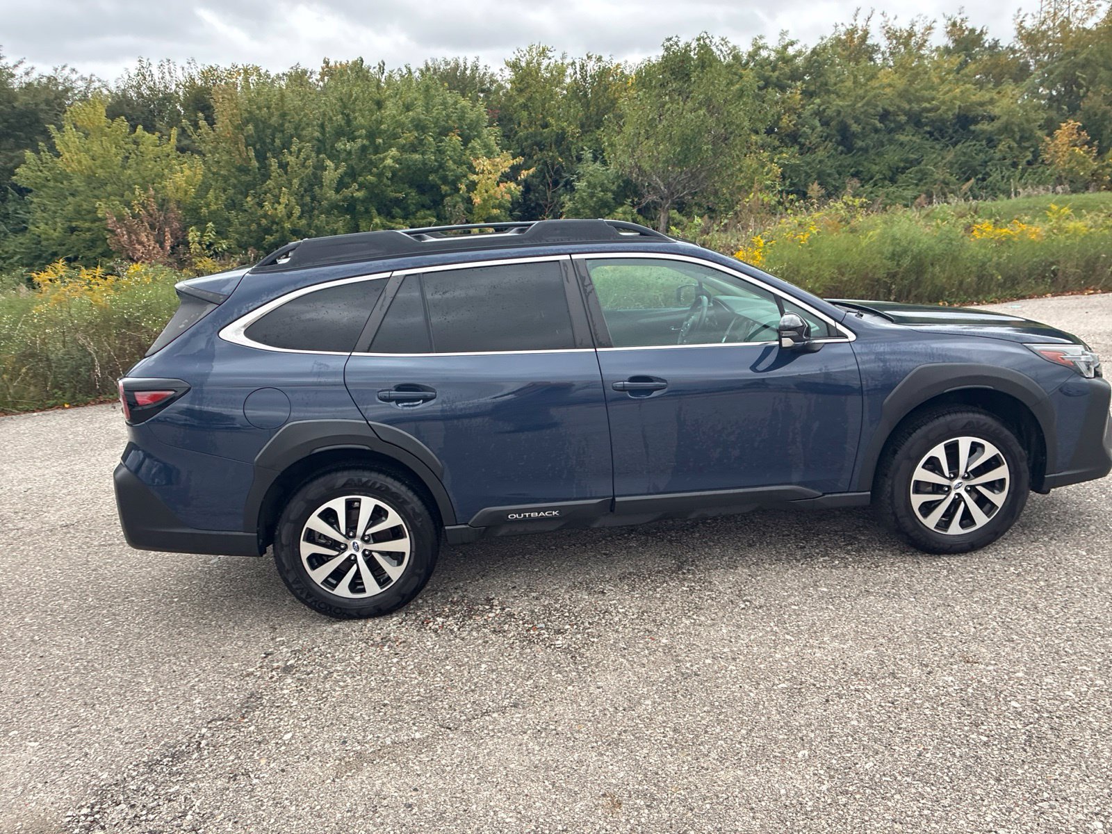 Certified 2025 Subaru Outback Premium AWD/4WD image 16