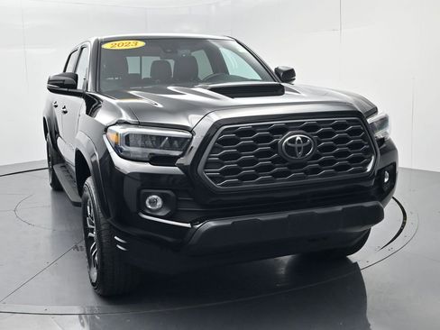 Used 2023 Toyota Tacoma TRD Sport AWD/4WD image 2