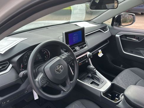 Certified 2025 Toyota RAV4 XLE w/ Convenience Package image 22