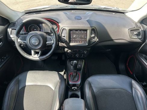 Used 2018 Jeep Compass Trailhawk w/ Navigation Group AWD/4WD image 18