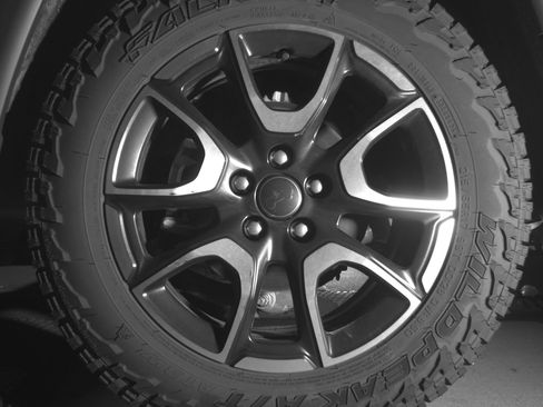 Used 2025 Jeep Compass Trailhawk AWD/4WD image 14