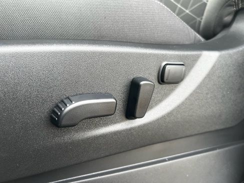 New 2026 Nissan Frontier SV w/ SV Convenience Package image 11