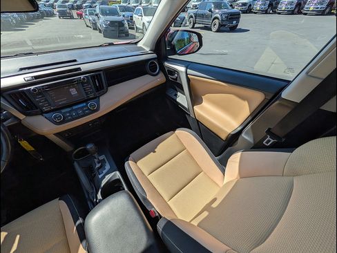 Used 2016 Toyota RAV4 XLE AWD/4WD image 15