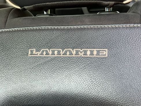 Used 2019 RAM 1500 Laramie AWD/4WD image 16