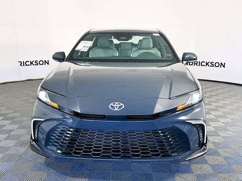 Used 2025 Toyota Camry SE image 8