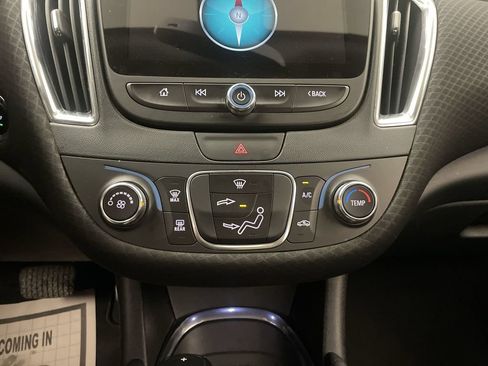 Used 2016 Chevrolet Malibu LT FWD image 12
