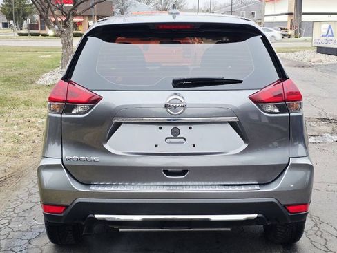 Used 2018 Nissan Rogue SV FWD image 5
