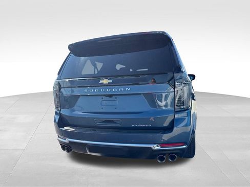 Used 2025 Chevrolet Suburban Premier AWD/4WD image 4