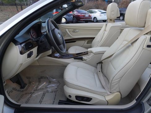 Used 2009 BMW 328i Convertible image 12