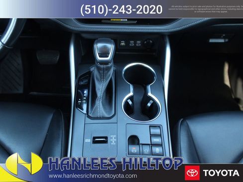 Used 2023 Toyota Highlander XLE image 19