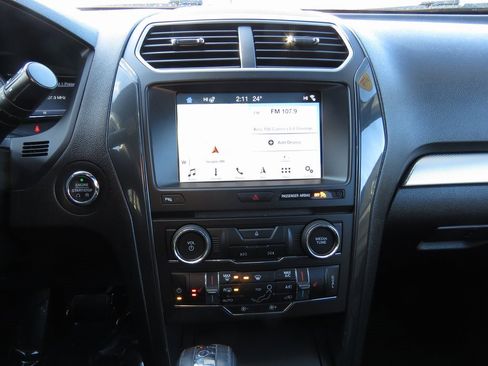 Used 2018 Ford Explorer XLT w/ Equipment Group 202A image 29