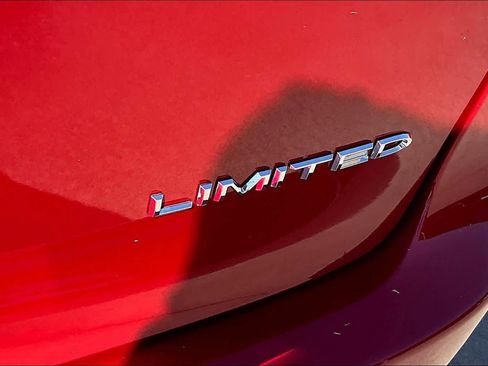 New 2026 Chrysler Pacifica Limited image 15