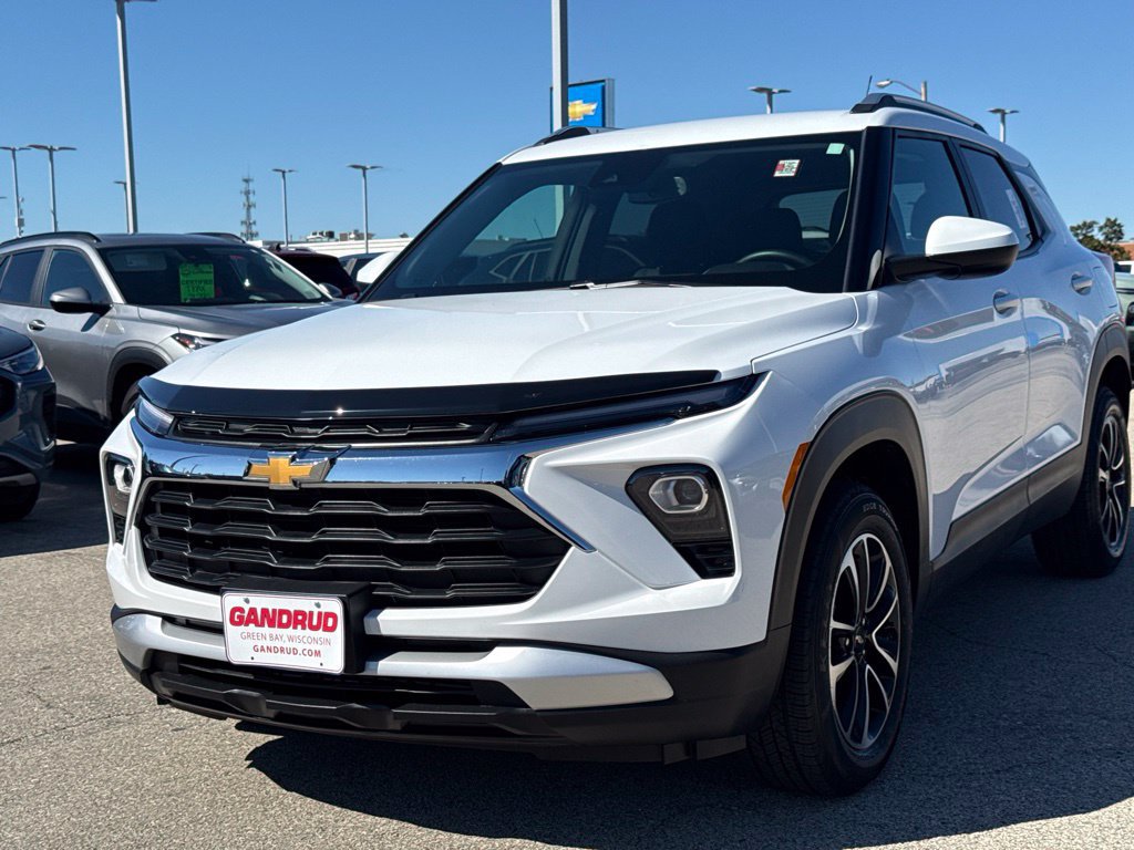 Certified 2025 Chevrolet TrailBlazer LT w/ Convenience Package AWD/4WD image 2