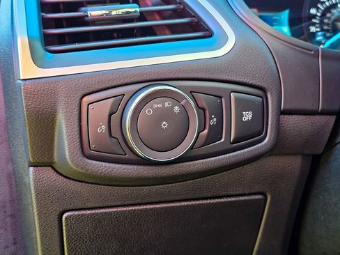 Used 2022 Ford Edge SE w/ Black Appearance Package image 14