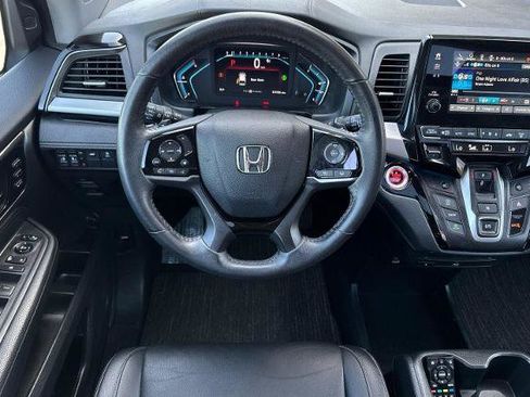 Used 2024 Honda Odyssey Touring image 4