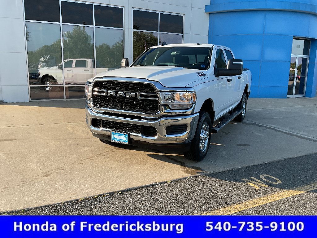 Used 2024 RAM 2500 Tradesman w/ Chrome Appearance Group AWD/4WD image 2