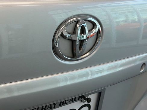 Used 2010 Toyota Corolla LE FWD image 9