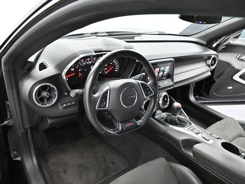 Used 2018 Chevrolet Camaro SS RWD image 14